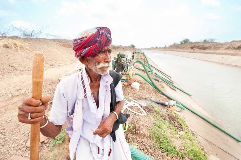 Irrigation in drought-hit Gujarat. Photo: Hamish John Appleby / IWMI