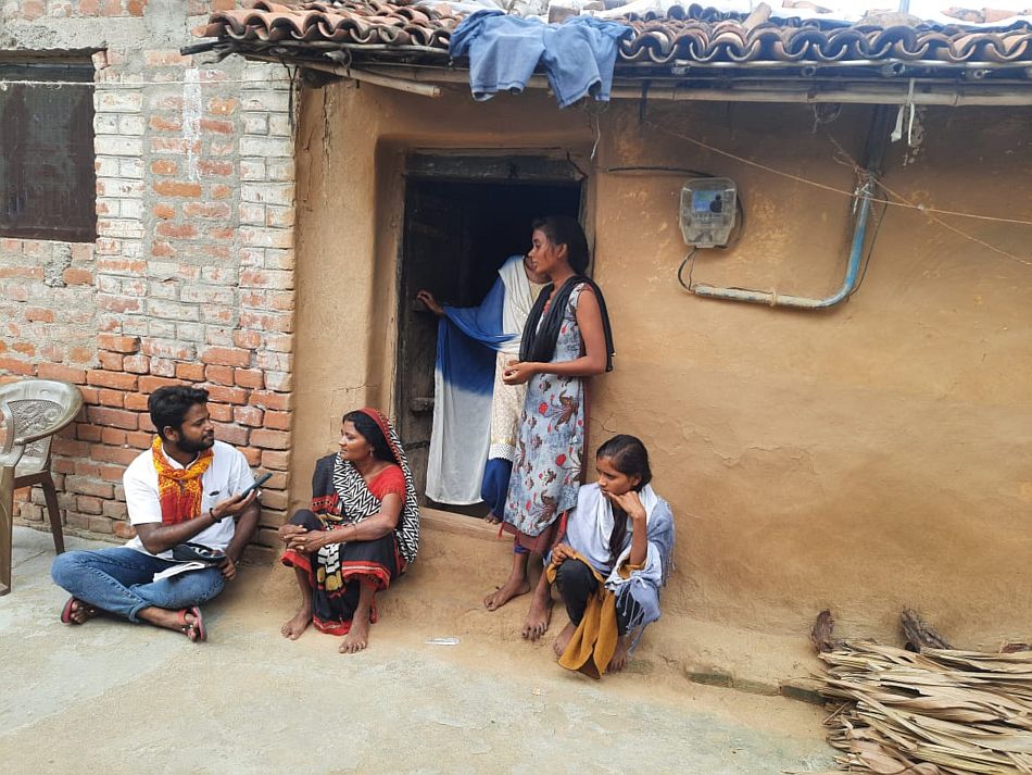 Interview with women of Bairibanwas village, Bankey Bazar, Gaya District, India. (Photo: Vishnuchit Anand/SumArth)